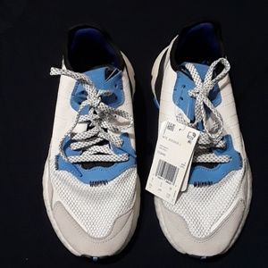 Adidas boy Nite joggers size 5.5